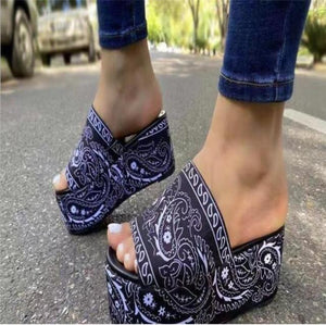 og pretty plats - women new high-heeled shoe thick-soled casual all-match graffiti style slippers large size outdoor beach sandals